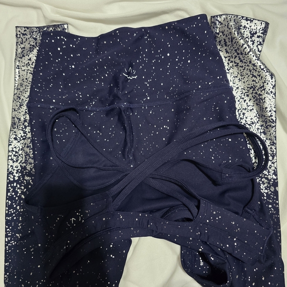 Beyond Yoga Set - Picture 2 of 4